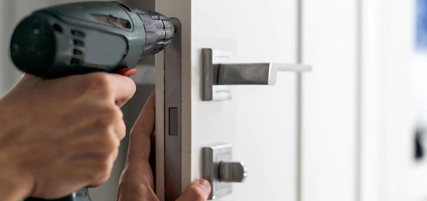 Locksmith For Lock Replacement Near Me in Woodcrest, CA